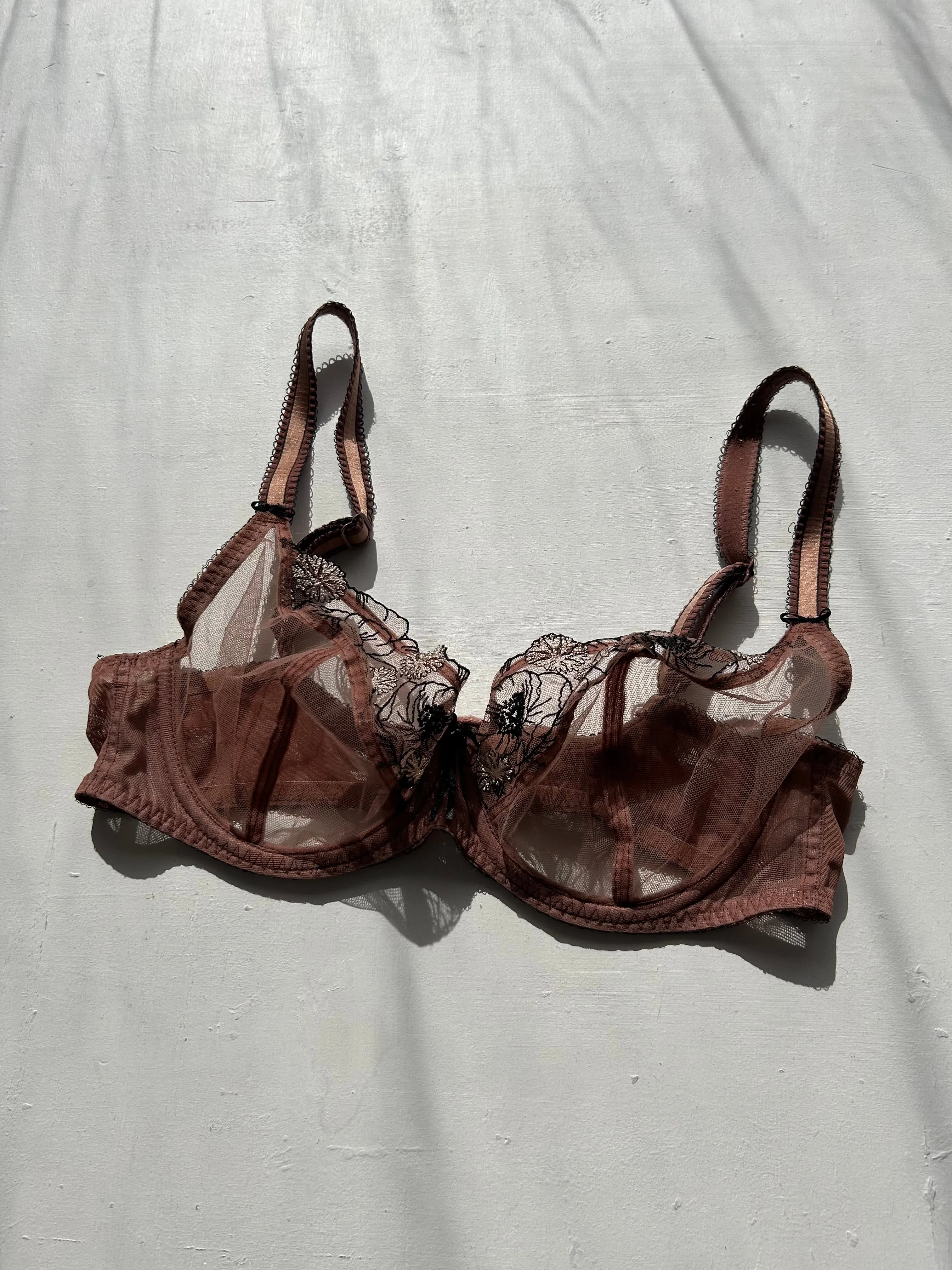 Beige lace vintage bra (75D)